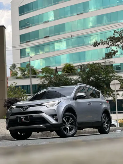 Toyota Rav4 2.5 Xroad