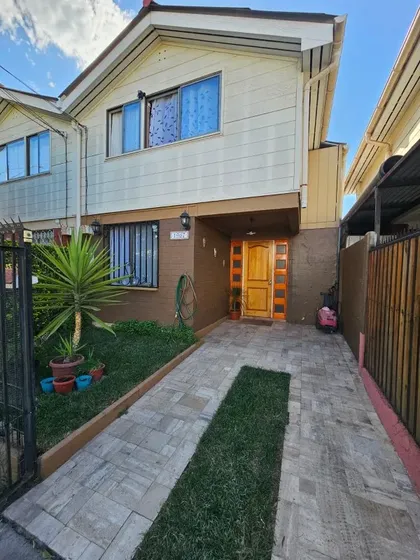 Cómoda Casa En Venta, Parque El Manzano