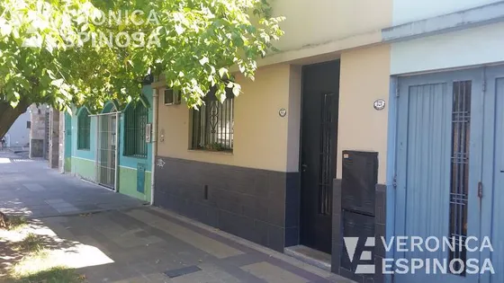 Casa En Ph En Venta  Moron. Zona Comercial Cuatro Ambientes
