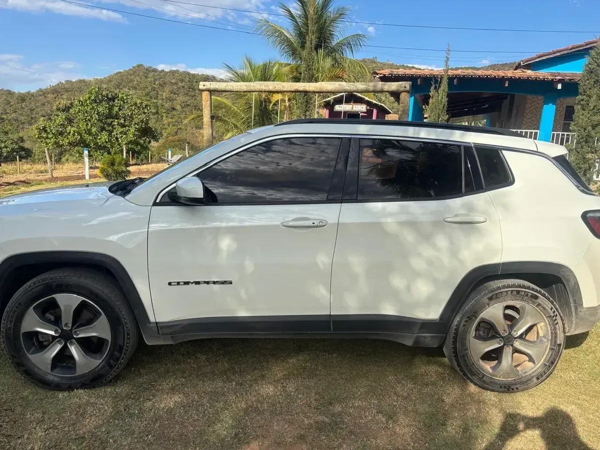 Jeep Compass 2017 2.0 Longitude Aut. 5p Jeep Compass 2017 2.0 Longitude Aut. 5p