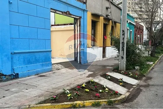 Excelente Casa Con Taller Y Oficinas, Cerca Metro