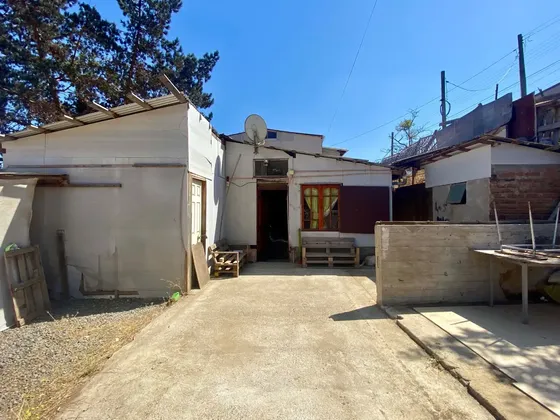 Casa En Venta En La Ligua Con Patio Y Cuatro Dormitorios