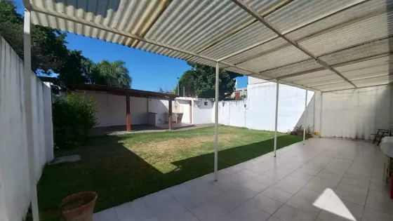 Casa En Venta  En Villa Marta 2 Dormitorios