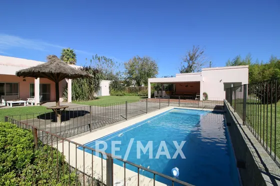 Casa 5 Ambientes En Venta En Manzanares 
