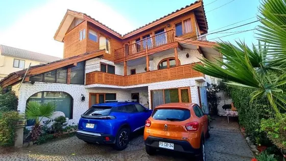 Casa En Venta De 12 Dorm. En Viña Del Mar