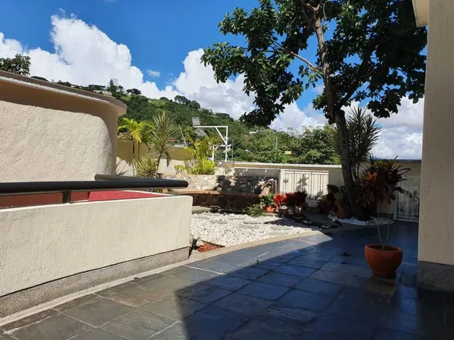   Oportunidad Casa En Prados Del Este , Zona Exclusiva