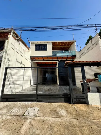 Ms Propiedad Multipropósito (apartamento Y Galpón)  Sector La Ermita