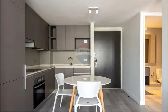 Depto En Arriendo 2d+1b Metro Chile España