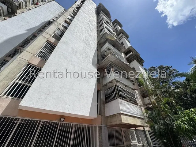 Amplio Apartamento En Colinas De Santa Mónica. Convierte Esta Propiedad En Tu Nuevo Hogar
