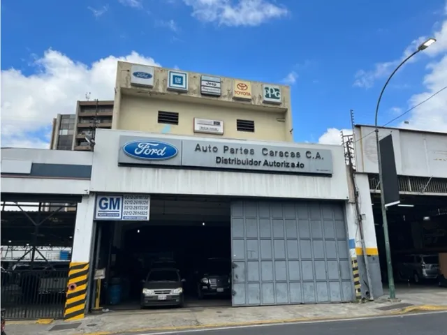 En Alquiler Local -edificio Comercial Altamira