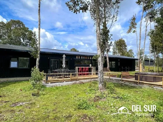Casa En Parcela Con Gran Diseño De Construcción