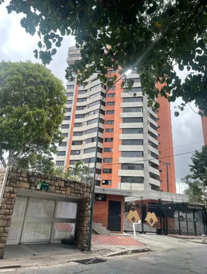 Alquiler Exquisito Apto Remodelado, Con 140mts2. Mesetas De Santa Rosa De Lima.  Ma. Fda. Varela