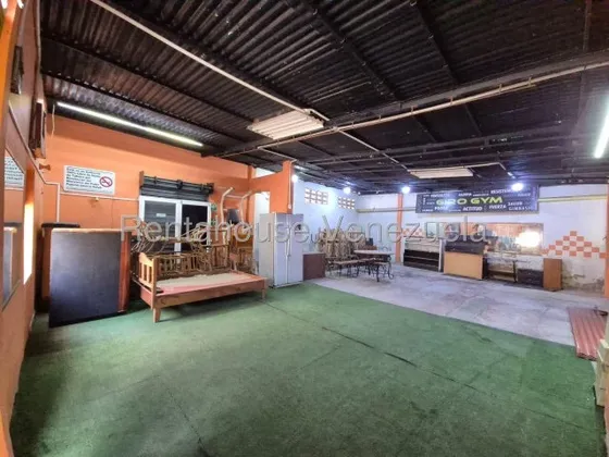Daniela Linarez Alquila Locales Comerciales Ubicado Al Oeste De La Ciudad De Barquisimeto Posee 80m2 Con Excelente Iluminacion Muy Versatil Con Todos Los Servicios Basicos                             