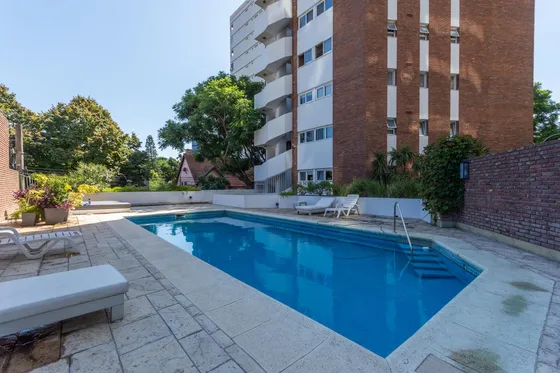 Departamento En Venta, En La Lucila, 4 Dormitorios, Terraza Propia. Con Seguridad Y Pileta.