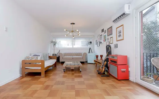 Antiguo Y Remodelado, Precioso Departamento En Gran Ubicació