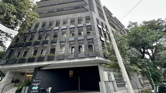 Departamento Con Balcón, Amenidades Y Excelente Ubicación En Vía Roma