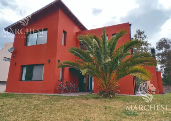 Casa 4 Ambientes Para 5 Personas En Alquiler Temporal El Pato, Berazategui, Barrio Club De Campo La Arbolada