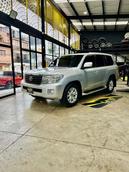 Toyota Land Cruiser 4.5 Imperial Lc200 Diésel