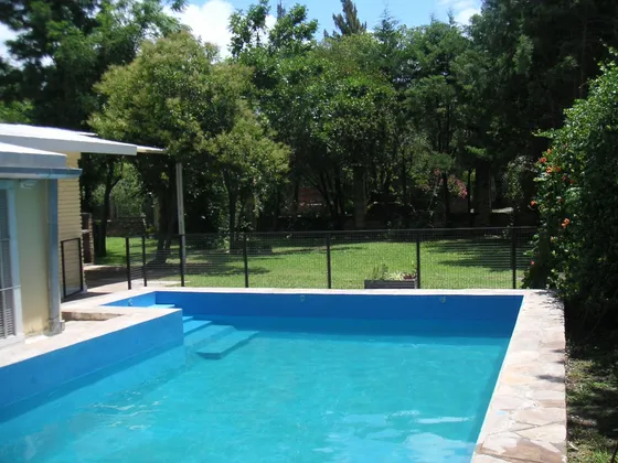 Dueño - Casa Quinta Funes Rosario - Fin De Semana - Semana - Pileta 8x4 Metros  Cercada  - Hasta Para 12 Personas -  Aire Acondicionado Split  - Wifi - Tv Cable  - Excelente Parque Con Sombra - 