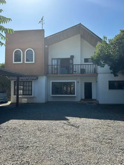 Linda Y Amplia Casa Barrio Consolidado (143211)