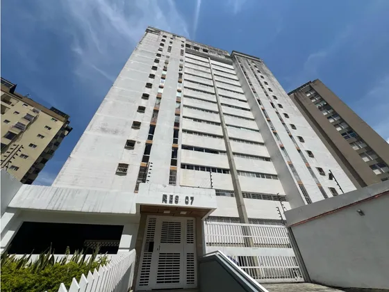 Se Vende/alquila Apto 123m² 3h+s/2b+s/1e Santa Rosa De Lima
