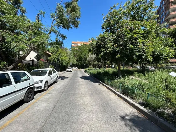 Casa En Arriendo De 4 Dorm. En Vitacura