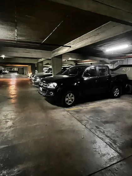 Cochera Fija Y Cubierta Para Camioneta En  Venta