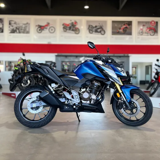 Honda Cb 300 F Cb300f Rojo Negro Azul 2025 0k Naked De Titta