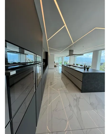 Se Vende Casa 780m² 6h+s/6b+s/4e Los Naranjos