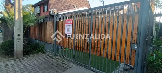 Casa En Venta De 3 Dorm. 2 Baños, En La Florida