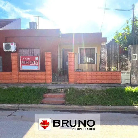 Casa En Venta En Mariano Acosta