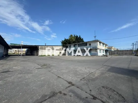 Complejo Con Edificaciones Industriales Zona Industrial Cagua