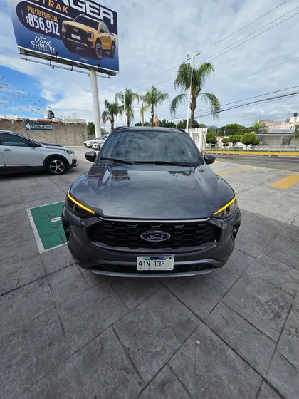 Ford Escape 2.5 St-line Fwd Hybrid Cvt