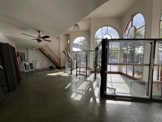 Local Venta Con Departamento Y Deposito Taller Ideal Inversion Comercial Entrada Por Dos Calles