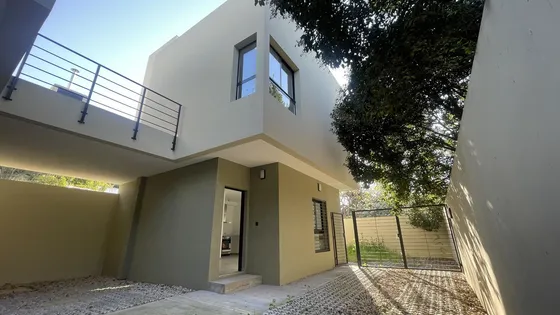 Duplex De 2 Dormitorios En Venta En La Plata