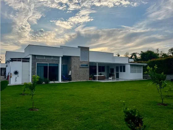 Se Vende Casa Campestre En Condominio Vía El Caimo