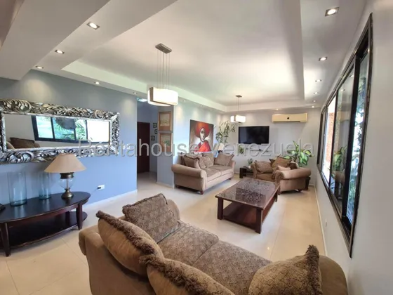 Apartamento En Alquiler Amoblado En Triangulo Del Este Barquisimeto Jrh 