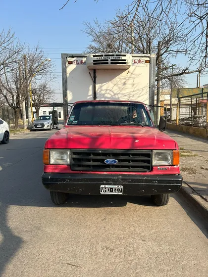 Ford 4000 Con Furgon Termico
