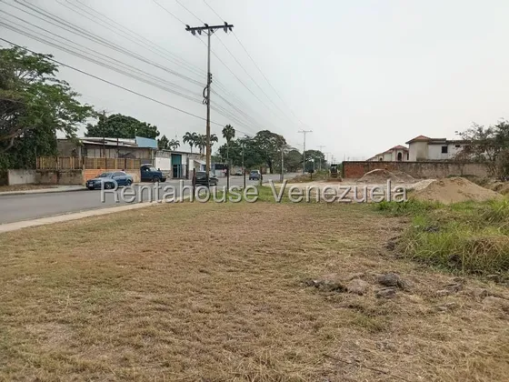 Ms Rentahouse Te Presenta Un Excepcional Terreno Comercial/residencial A Pie De Calle, Ubicado En Una De Las Zonas Más Dinámicas Y De Rápido Crecimiento De La Ciudad.