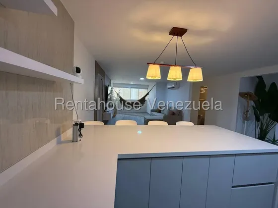 Alquiler Apartamento Altamira 112.66 M2 4 Hab 2 Baños 1 Puestos / Isabel 27-2145