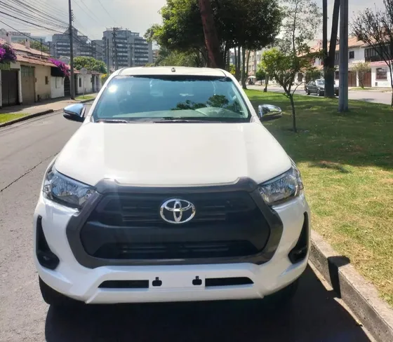 Toyota Hilux 2.4 Diésel 4x4