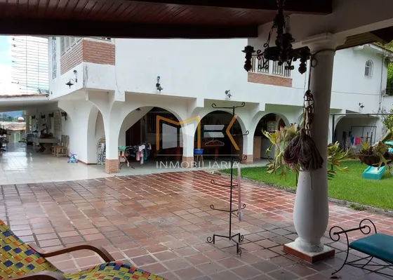 Quinta En Urbanizacion San Camilo, Los Teques, Altos Mirandinos