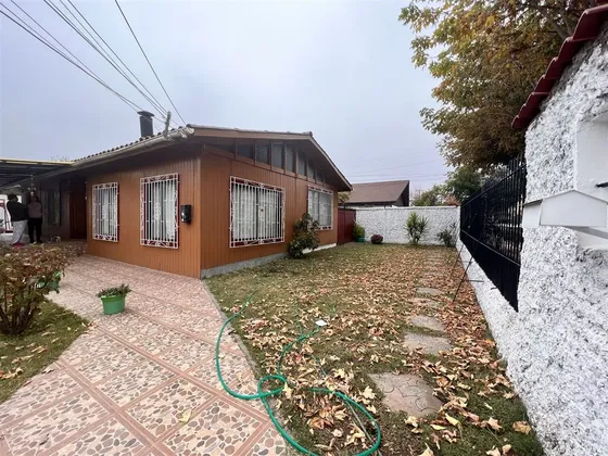 Casa En Venta De 3 Dorm. En La Florida
