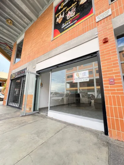 Alquiler De Local En El C.c. Los Jarales San Diego