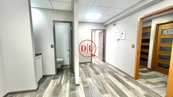 Oficina Con Recepción Y Un Privado | Edificio Puerto Mayor