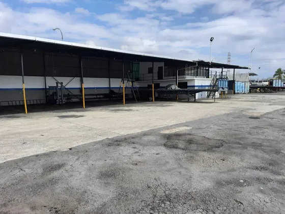 Complejo Multifuncional Zona Insdustrial Los Guayos Galpòn. Bf