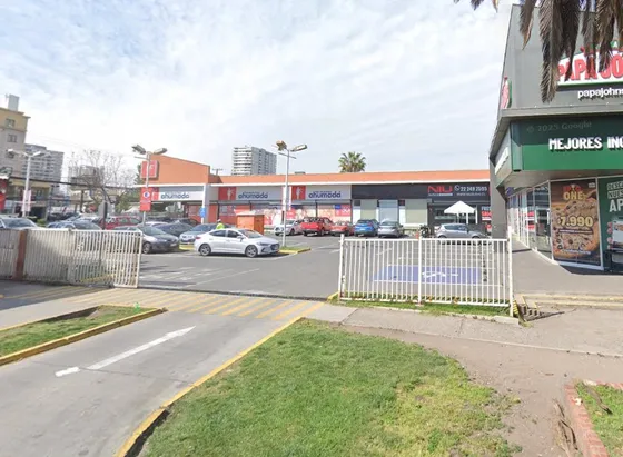Local En Arriendo, Strip Center Con Alto Flujo