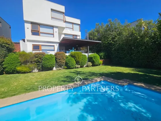 Moderna Casa En Pinares De Montemar