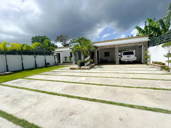 Casa Amueblada Con Piscina Alquiler - Rieles De Gurabo - Santiago