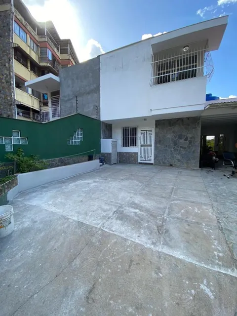 Se Alquila Casa Comercial 150 M2 4h/3b/2pe Colinas De Bello Monte 